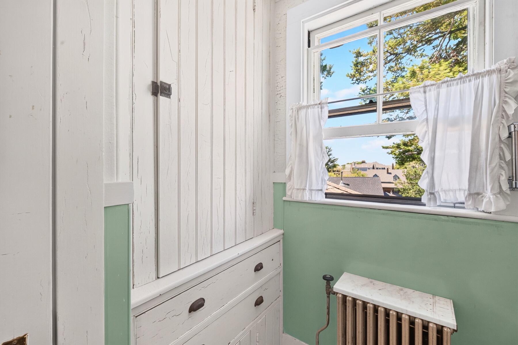 62 School Street Woods Hole MA 02543