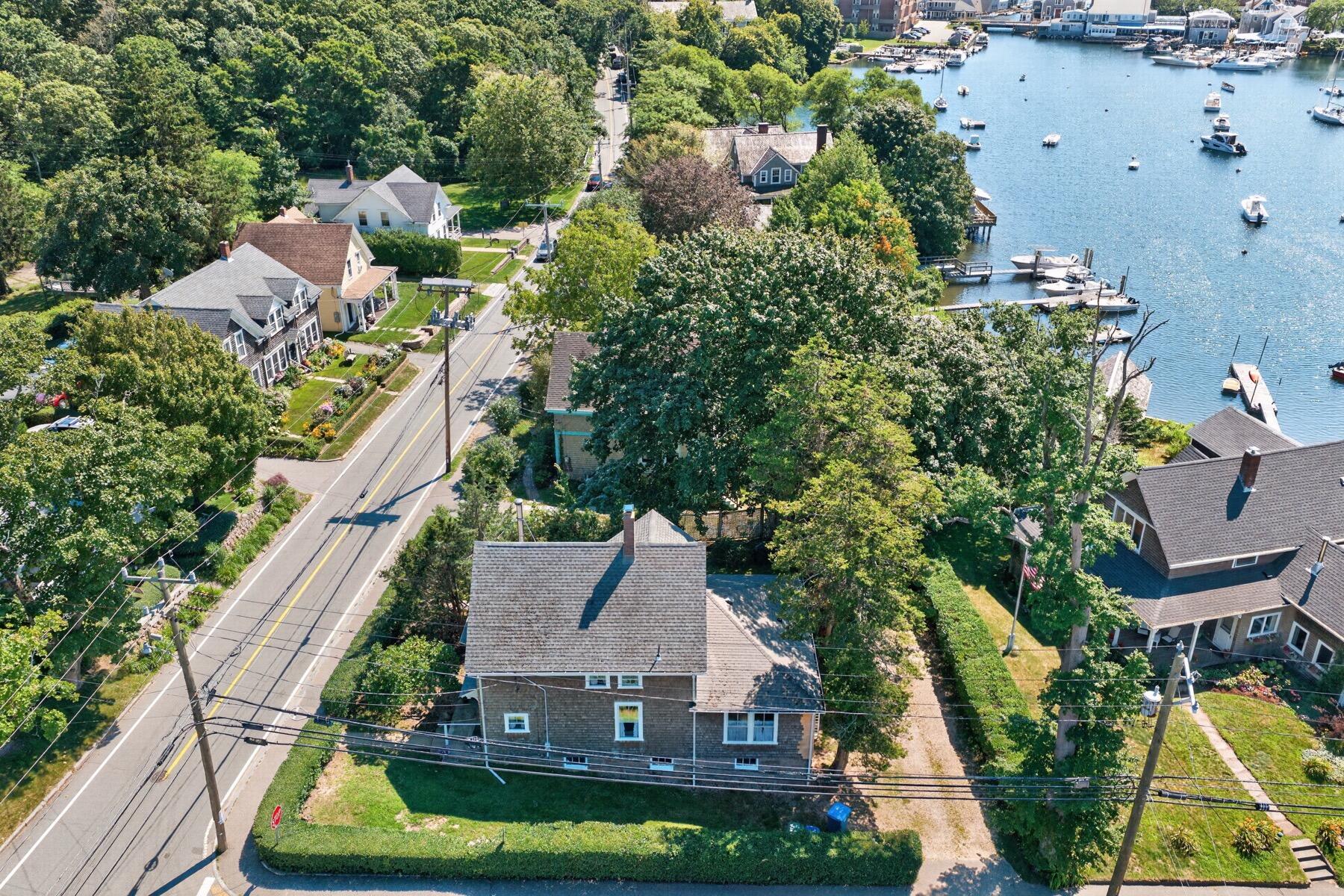 62 School Street Woods Hole MA 02543