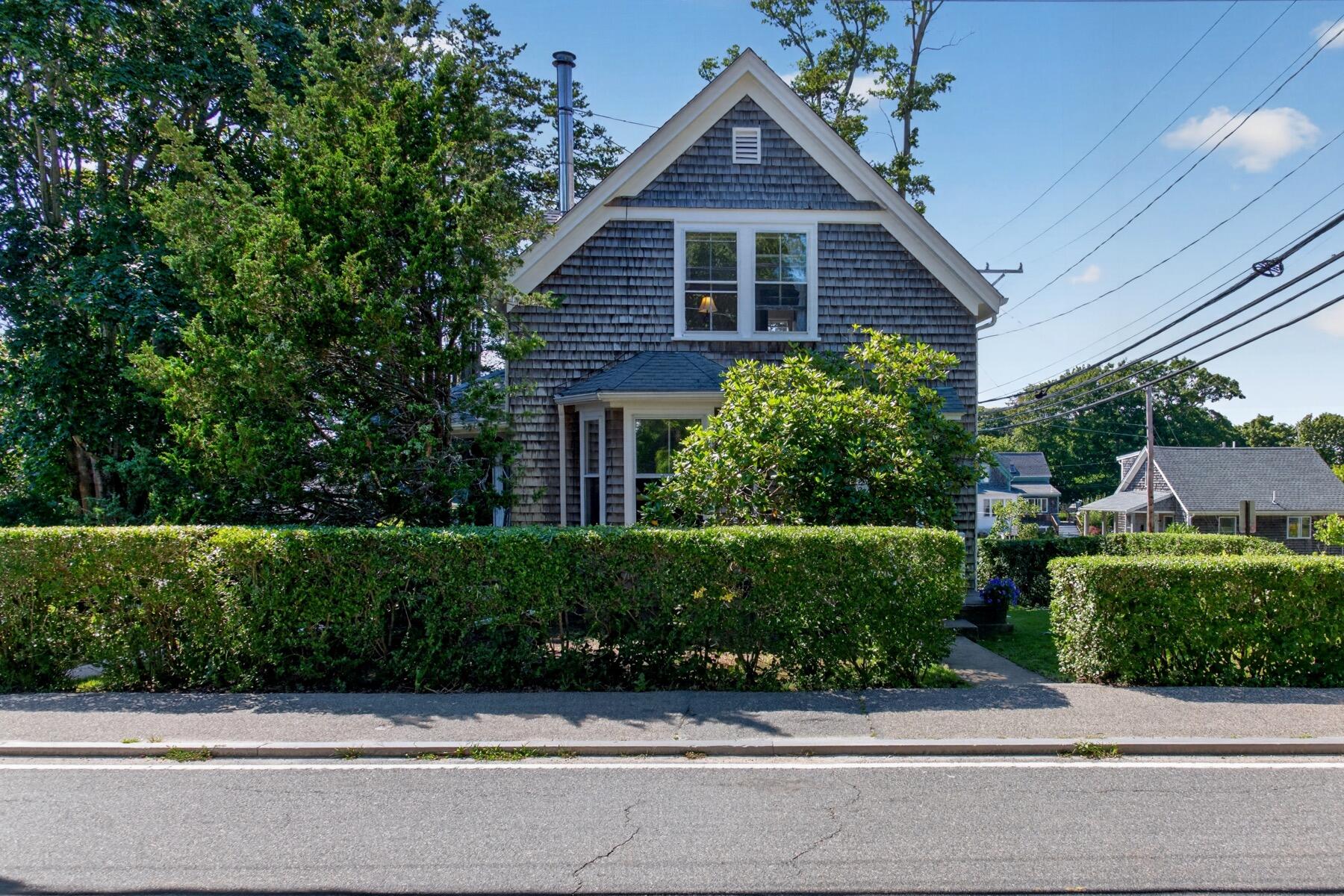 62 School Street Woods Hole MA 02543