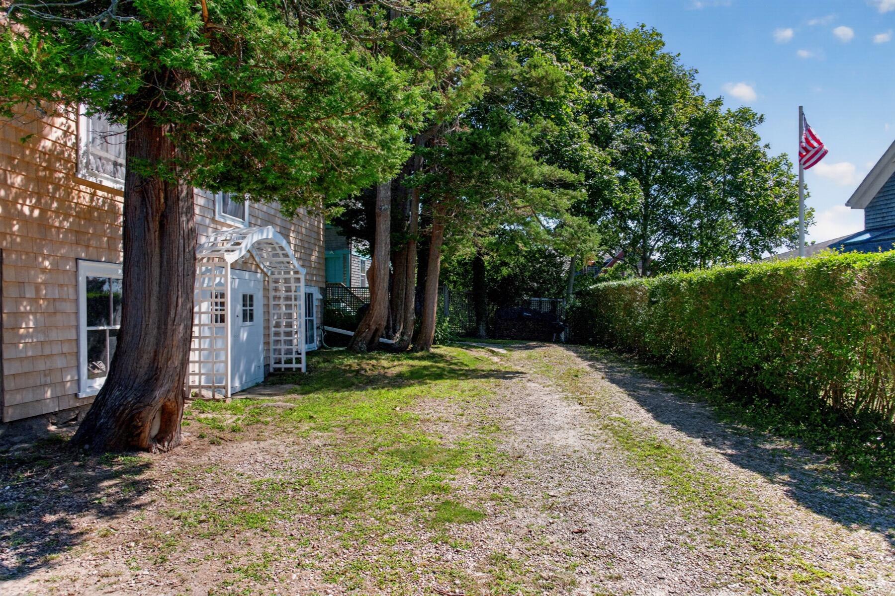 62 School Street Woods Hole MA 02543