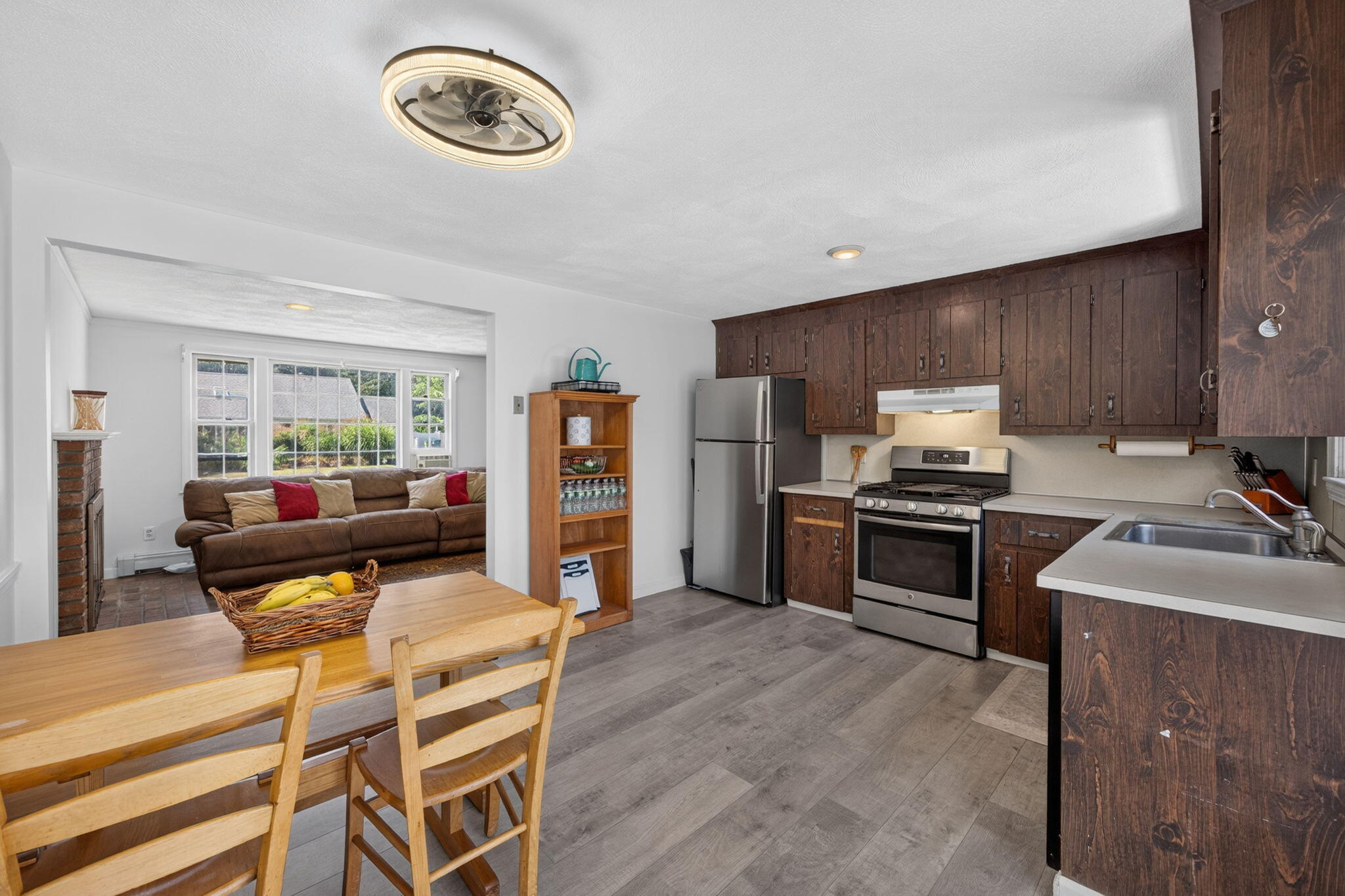 39 Kerrywood Drive Teaticket MA 02536