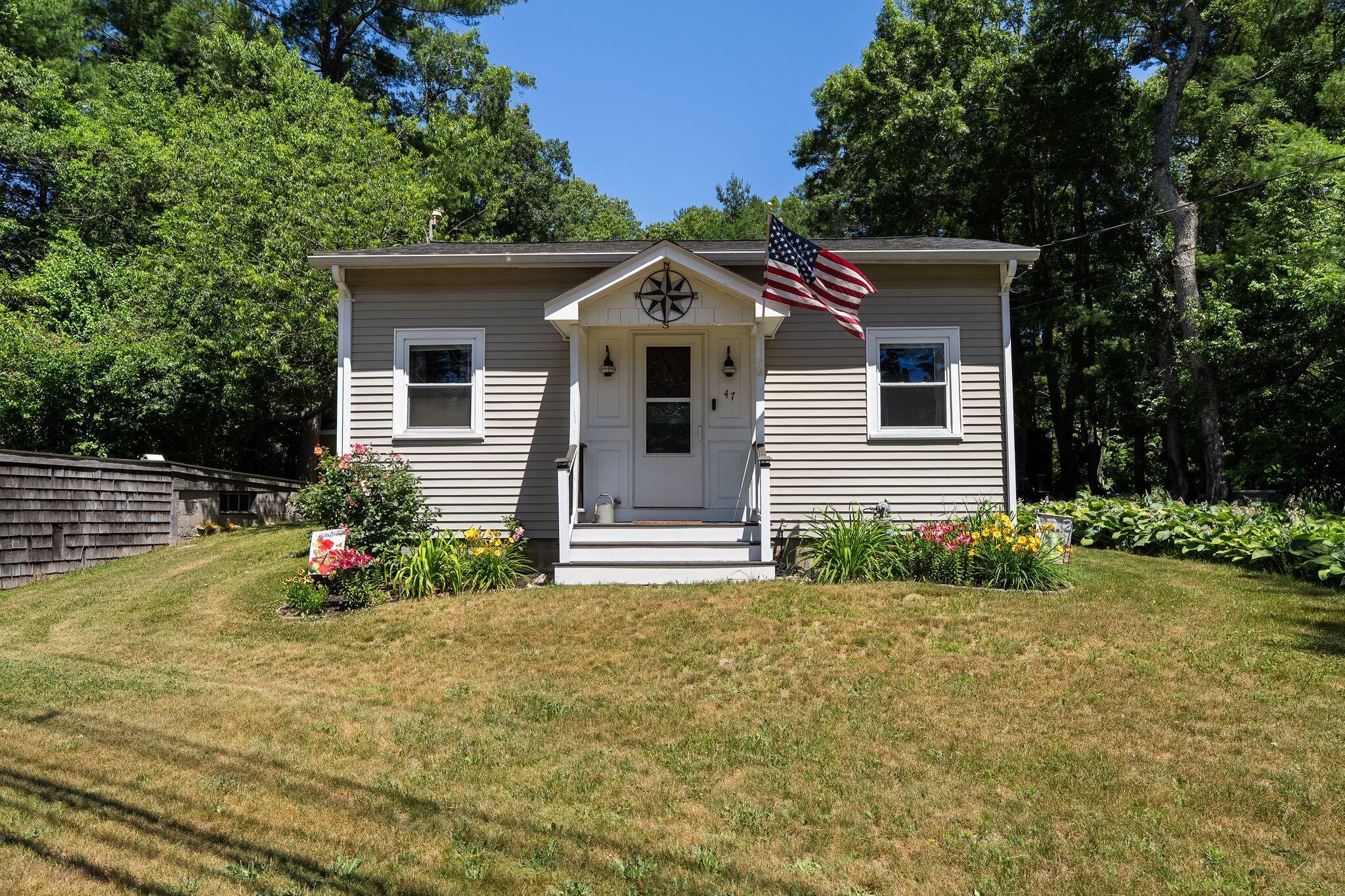 47 Anderson Avenue Middleborough MA 02346