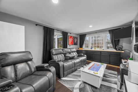 17 Kensington Drive Sandwich MA 02563