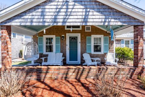 8 Quinsigamond Avenue Falmouth MA 02540