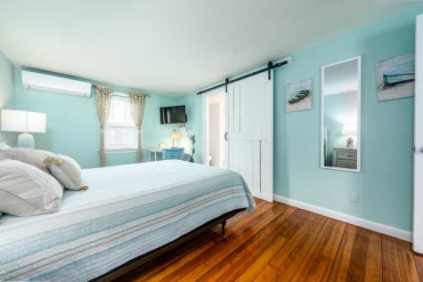 8 Quinsigamond Avenue Falmouth MA 02540