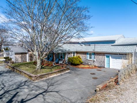 8 Quinsigamond Avenue Falmouth MA 02540