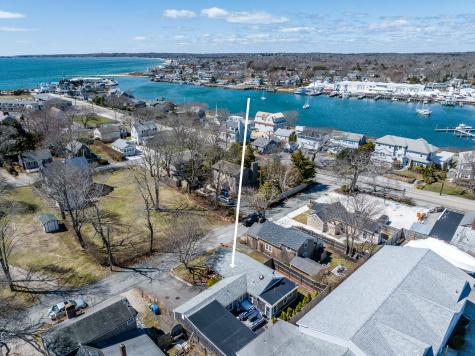 8 Quinsigamond Avenue Falmouth MA 02540