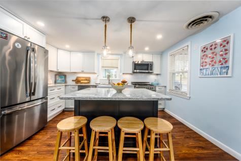8 Quinsigamond Avenue Falmouth MA 02540