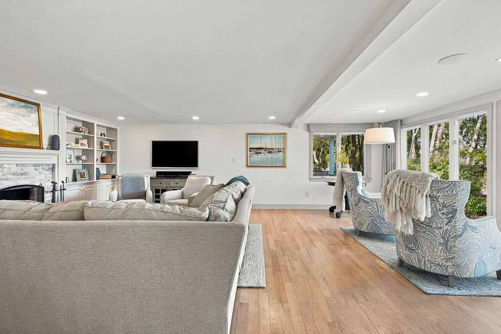 1095 Long Pond Road Wellfleet MA 02667