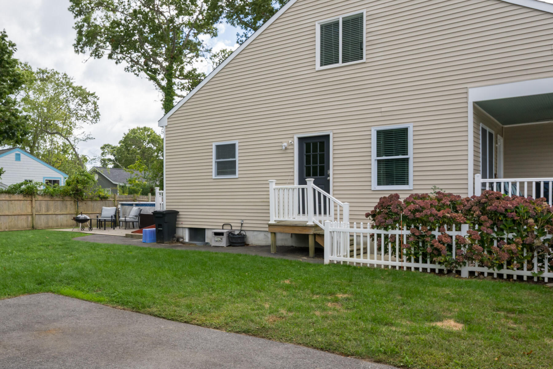 18 Elmwood Street Wareham MA 02571