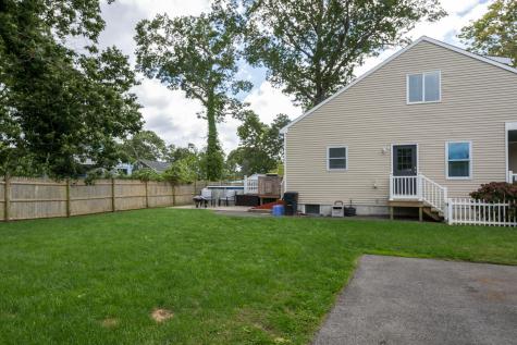 18 Elmwood Street Wareham MA 02571