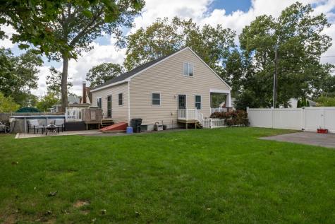 18 Elmwood Street Wareham MA 02571