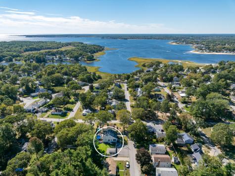 18 Elmwood Street Wareham MA 02571