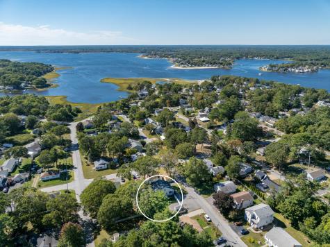 18 Elmwood Street Wareham MA 02571