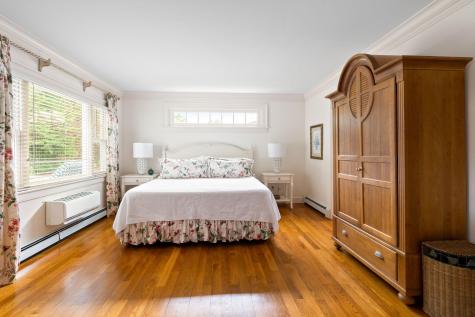 182 Shore Street Falmouth MA 02540