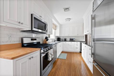 182 Shore Street Falmouth MA 02540