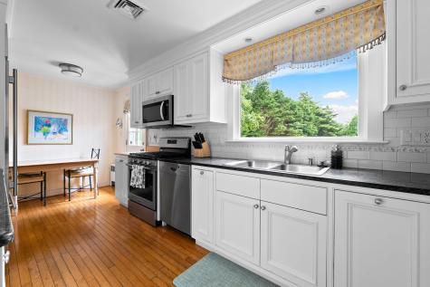 182 Shore Street Falmouth MA 02540