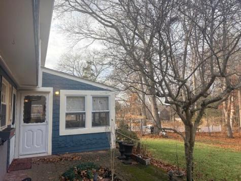 37 Simpson Lane Freetown MA 02702