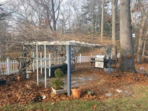 37 Simpson Lane Freetown MA 02702