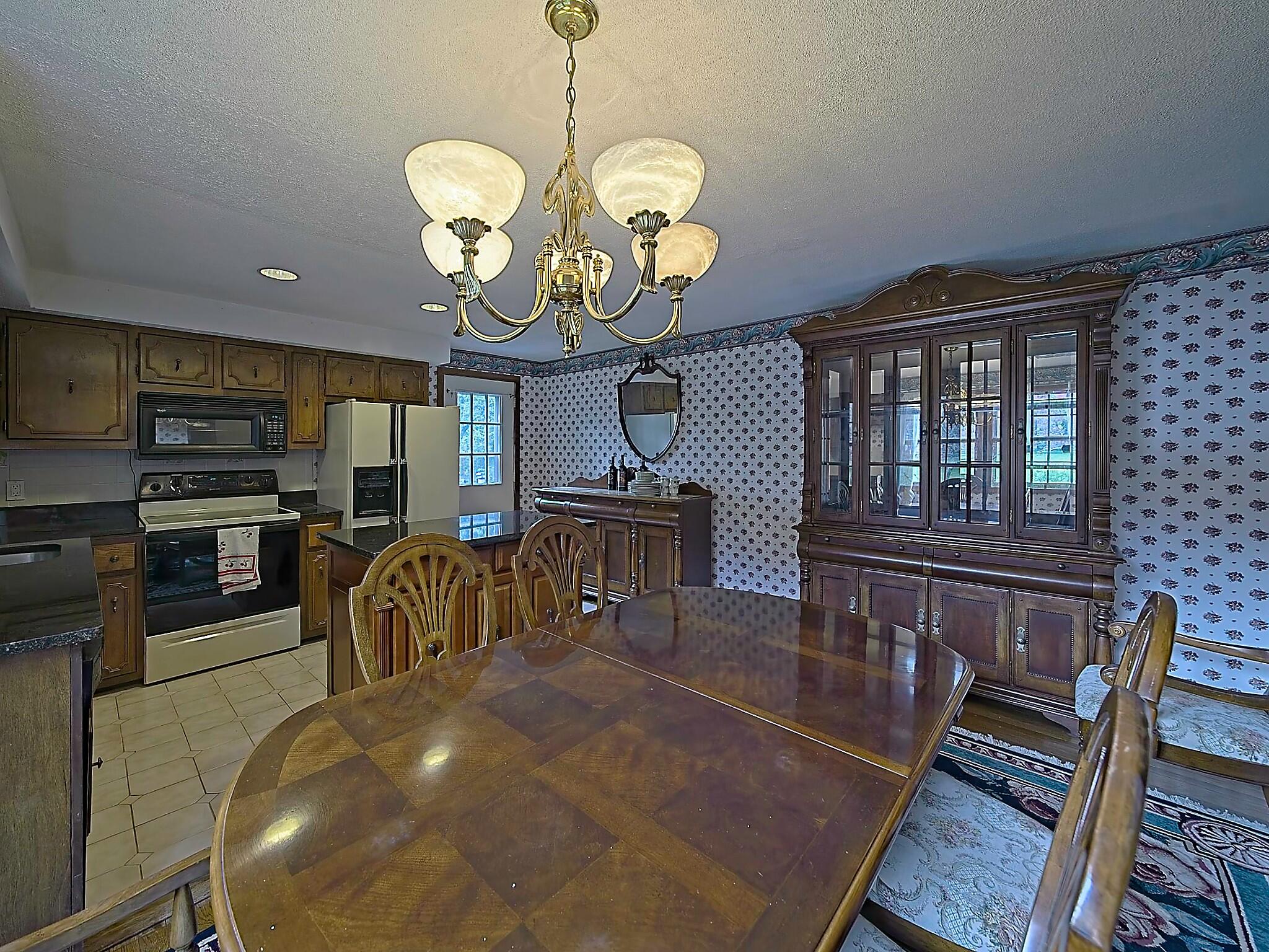 37 Simpson Lane Freetown MA 02702