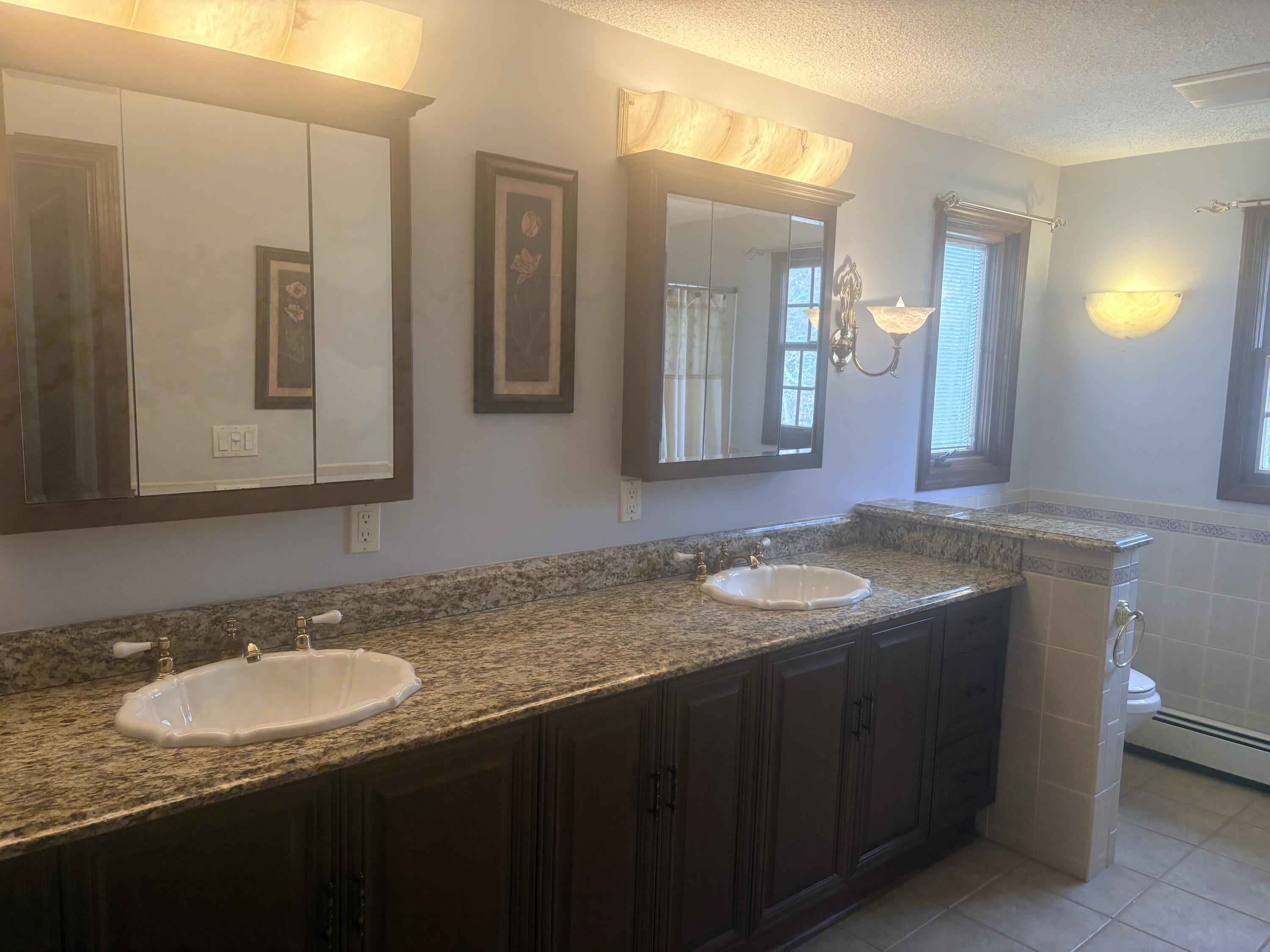 37 Simpson Lane Freetown MA 02702