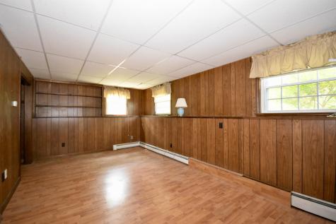27 Yale Avenue Plymouth MA 02360