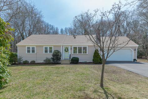 12 Quail Hollow Circle Sandwich MA 02563