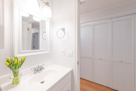 12 Quail Hollow Circle Sandwich MA 02563