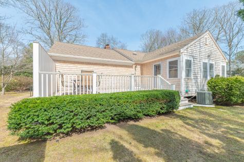 12 Quail Hollow Circle Sandwich MA 02563