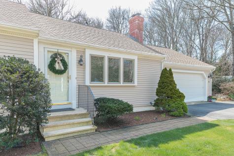 12 Quail Hollow Circle Sandwich MA 02563