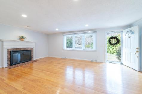 12 Quail Hollow Circle Sandwich MA 02563