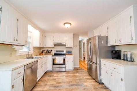 8 Spinnaker Street Sandwich MA 02563