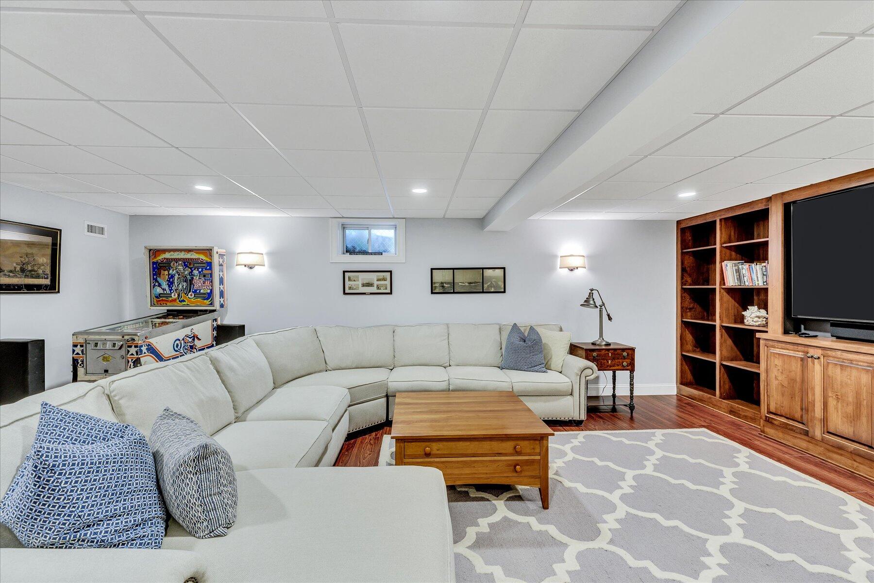 11 Teal Circle Mashpee MA 02649