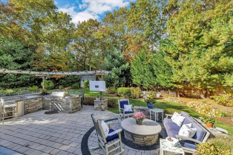 11 Teal Circle Mashpee MA 02649