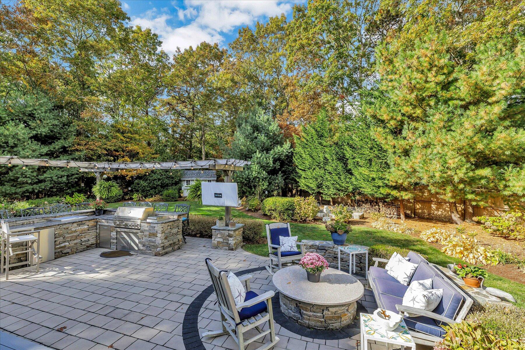 11 Teal Circle Mashpee MA 02649