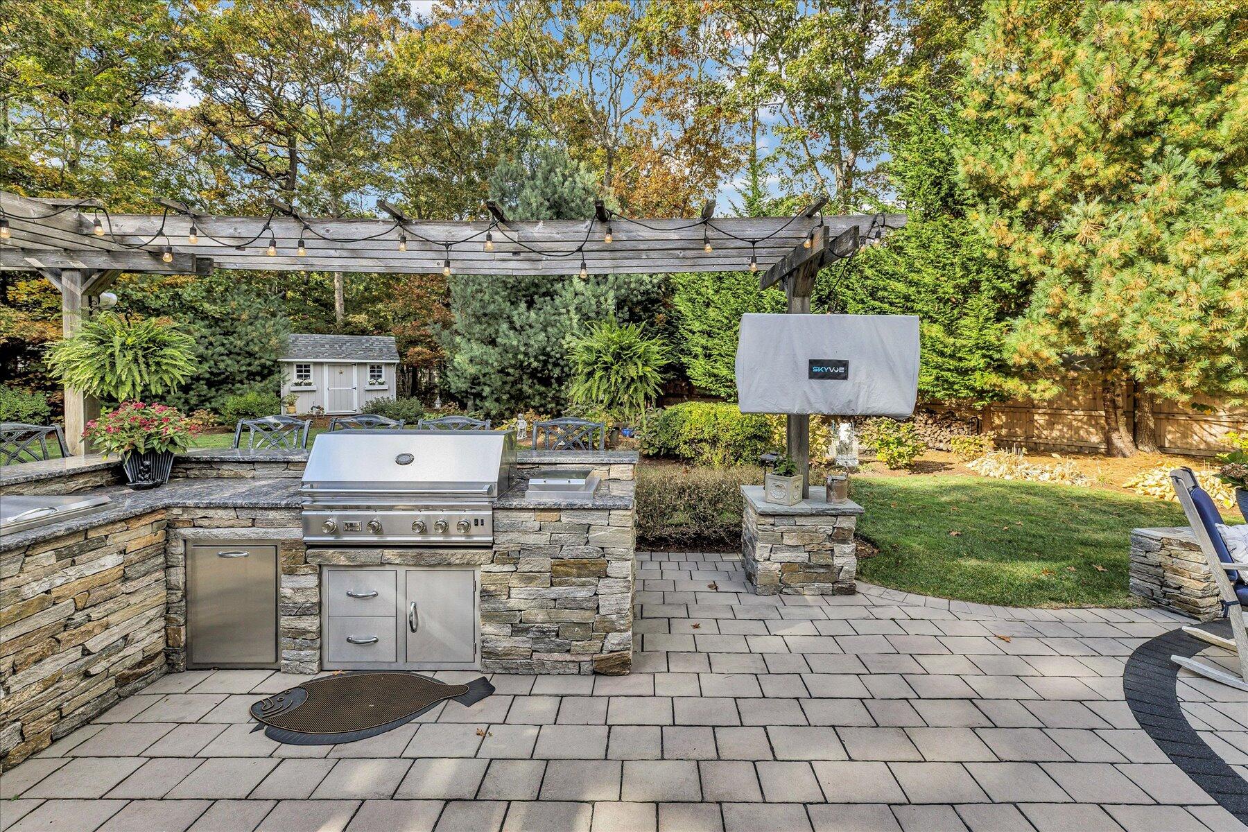 11 Teal Circle Mashpee MA 02649