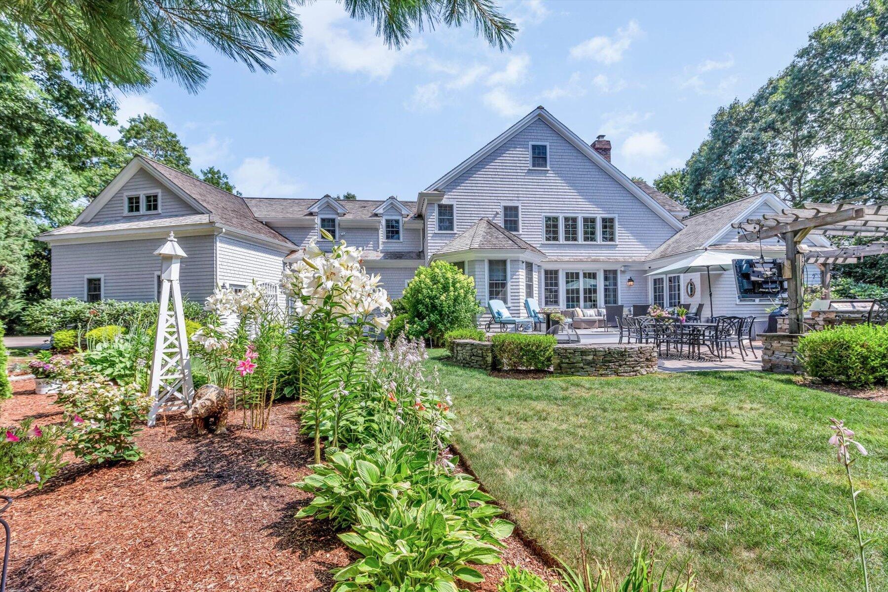 11 Teal Circle Mashpee MA 02649