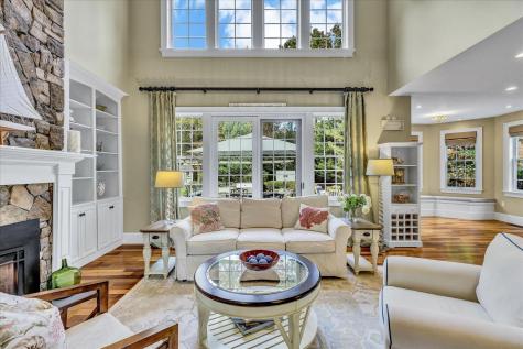 11 Teal Circle Mashpee MA 02649