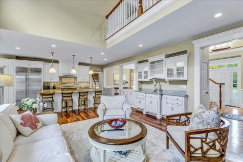 11 Teal Circle Mashpee MA 02649