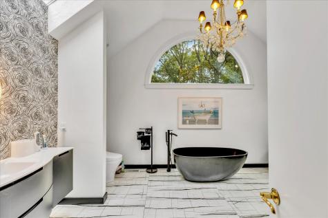 50 Topping Lift Mashpee MA 02649