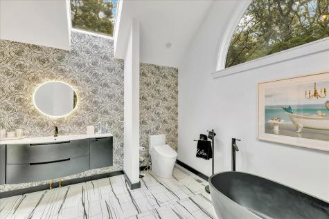 50 Topping Lift Mashpee MA 02649