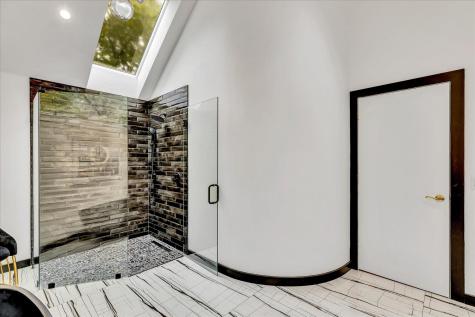 50 Topping Lift Mashpee MA 02649