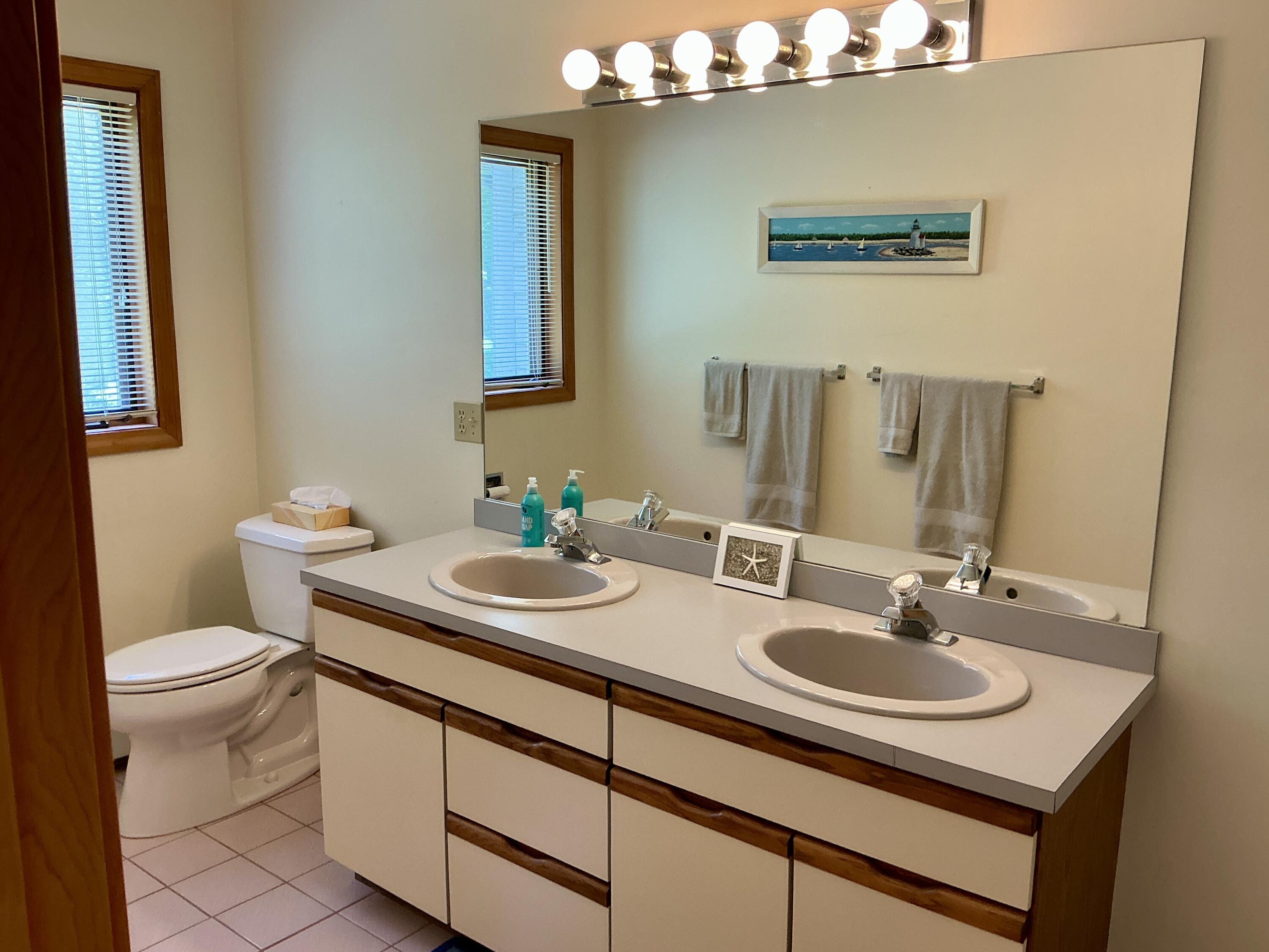 17 Heron Way Mashpee MA 02649