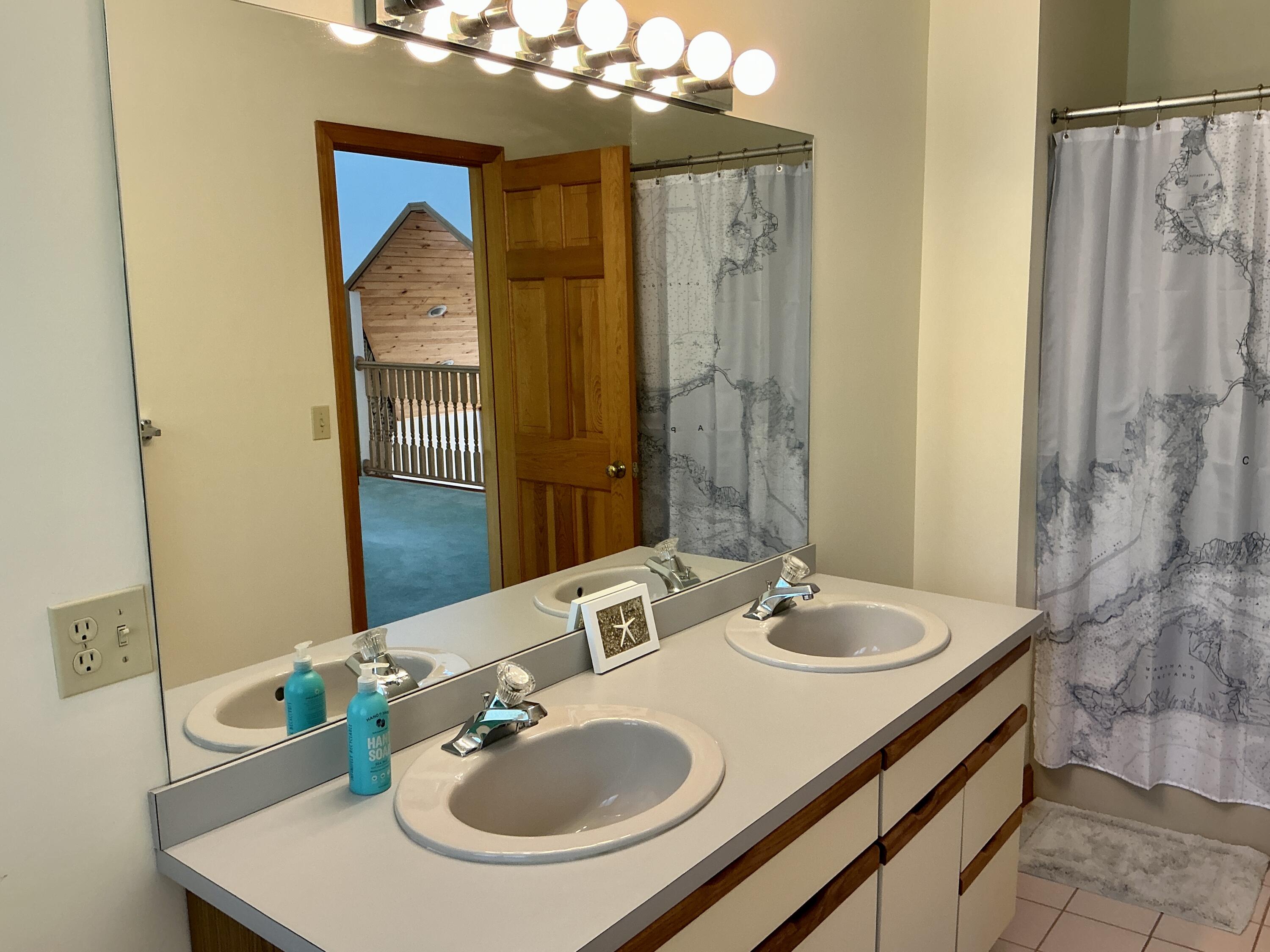 17 Heron Way Mashpee MA 02649