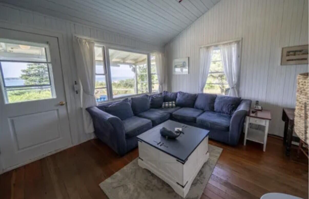 11 Beach Road Oak Bluffs MA 02557