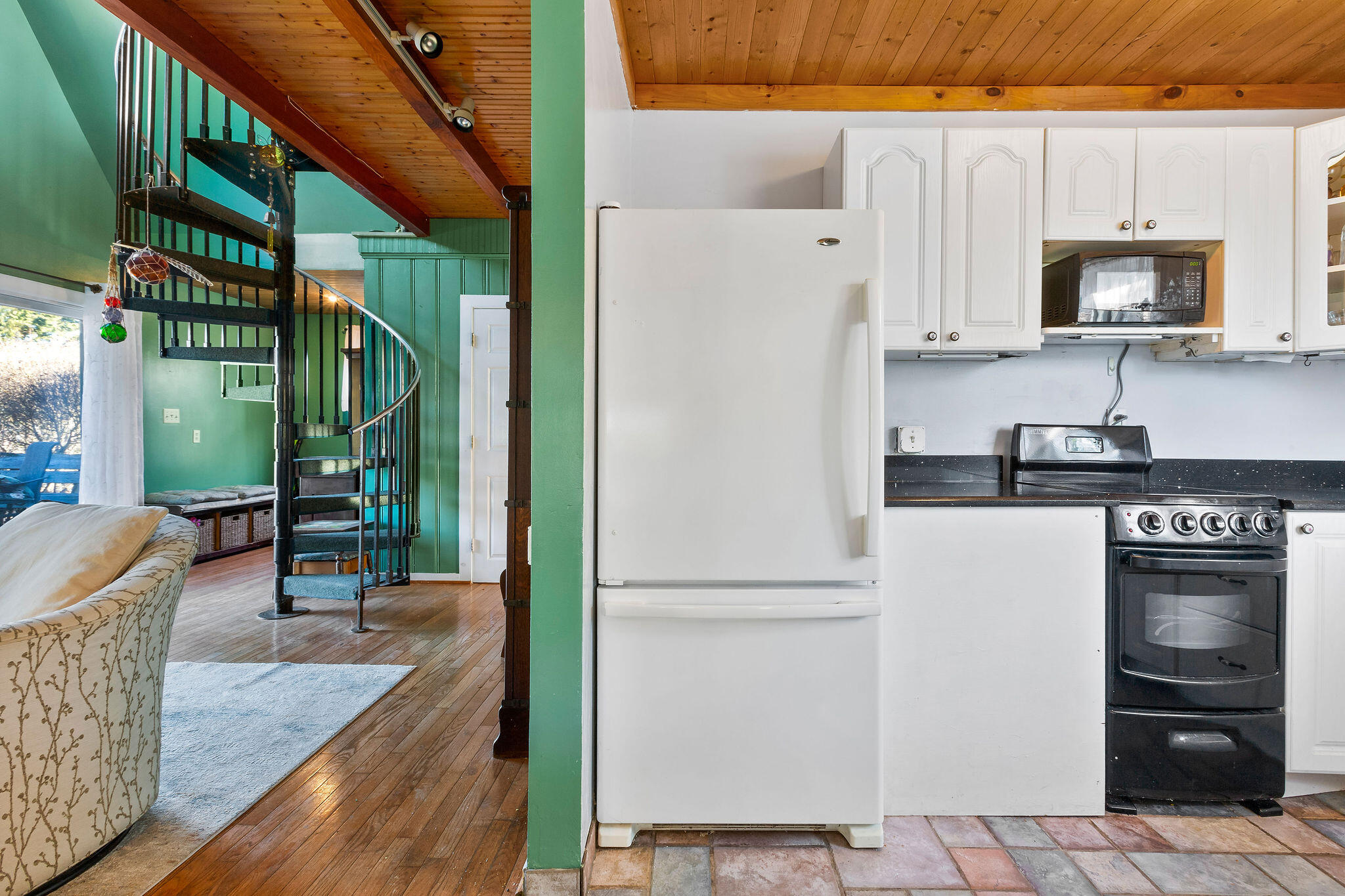 897 Commercial Street Provincetown MA 02657