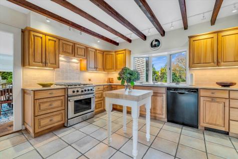 66 Tides End Lane Orleans MA 02653