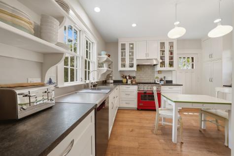 139 Main Street Vineyard Haven MA 02568