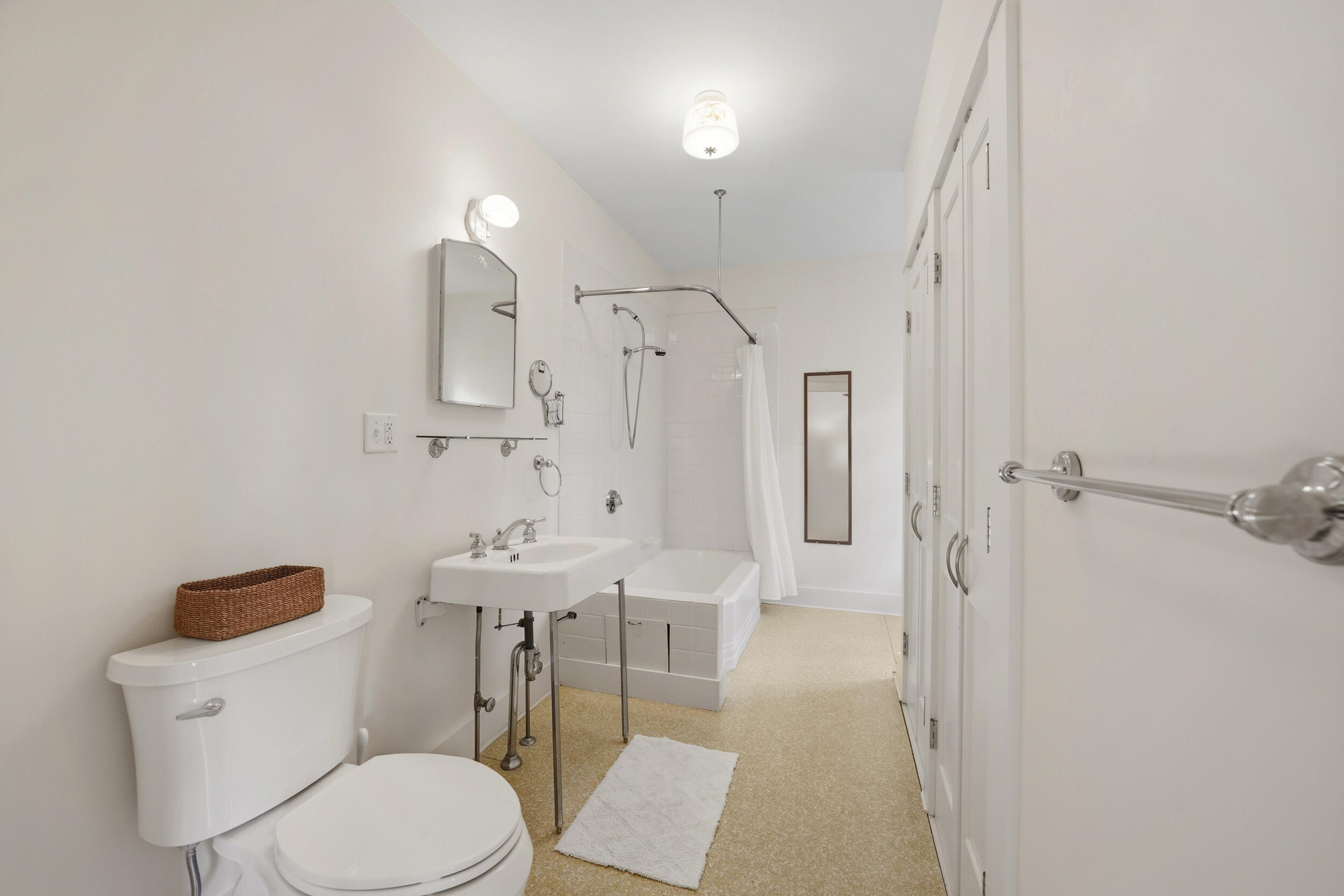139 Main Street Vineyard Haven MA 02568