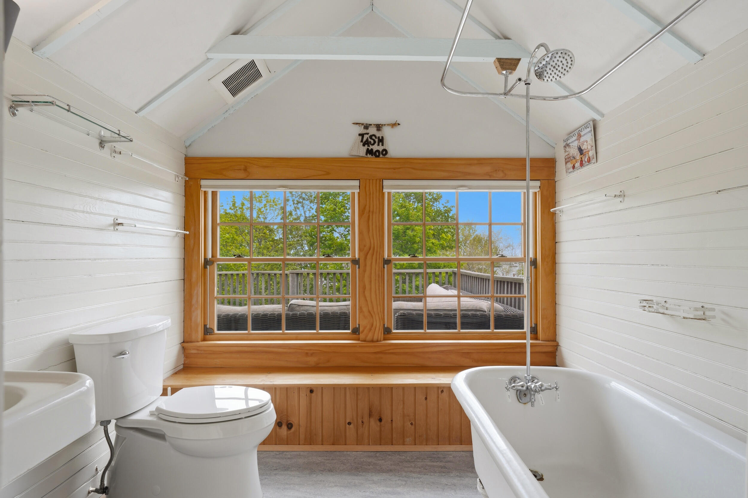 139 Main Street Vineyard Haven MA 02568